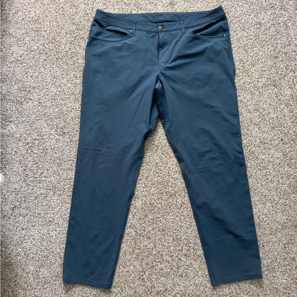 Men’s lululemon ABC pant